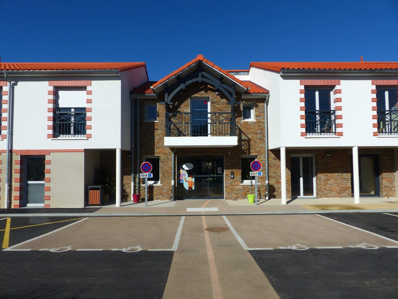 Maison d'Enfants « Les Cèdres Bleus » : Situation géographique 